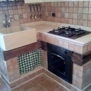 Built-in kitchen with raw wood doors